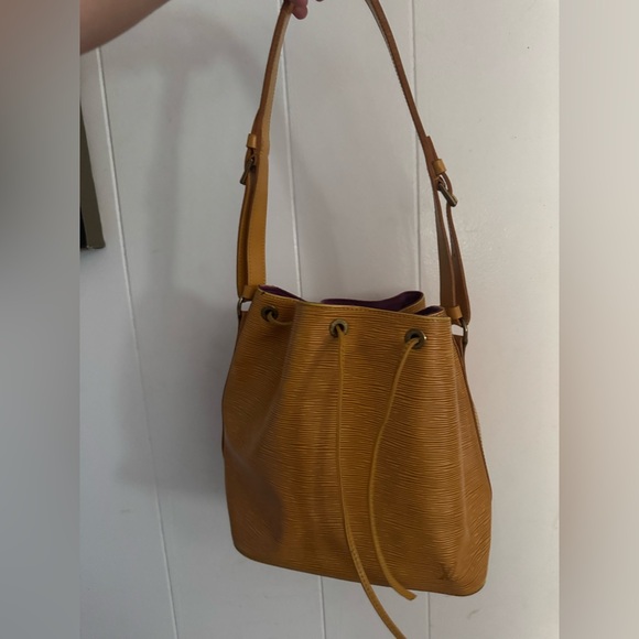 Louis Vuitton Mustard Yellow Shoulder Bag - Picture 1 of 9